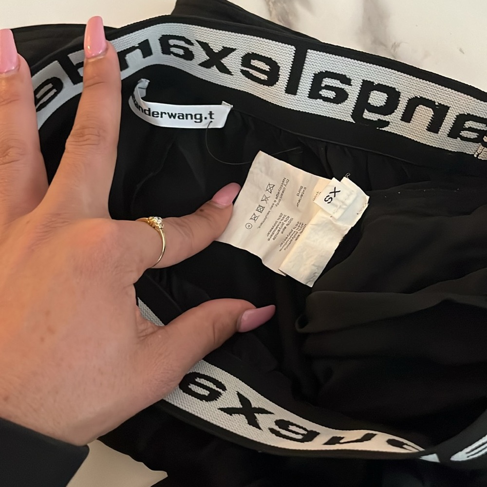 Alexander Wang shorts. Like new. Worned once or twice. In great condition. - Picture 10 of 10